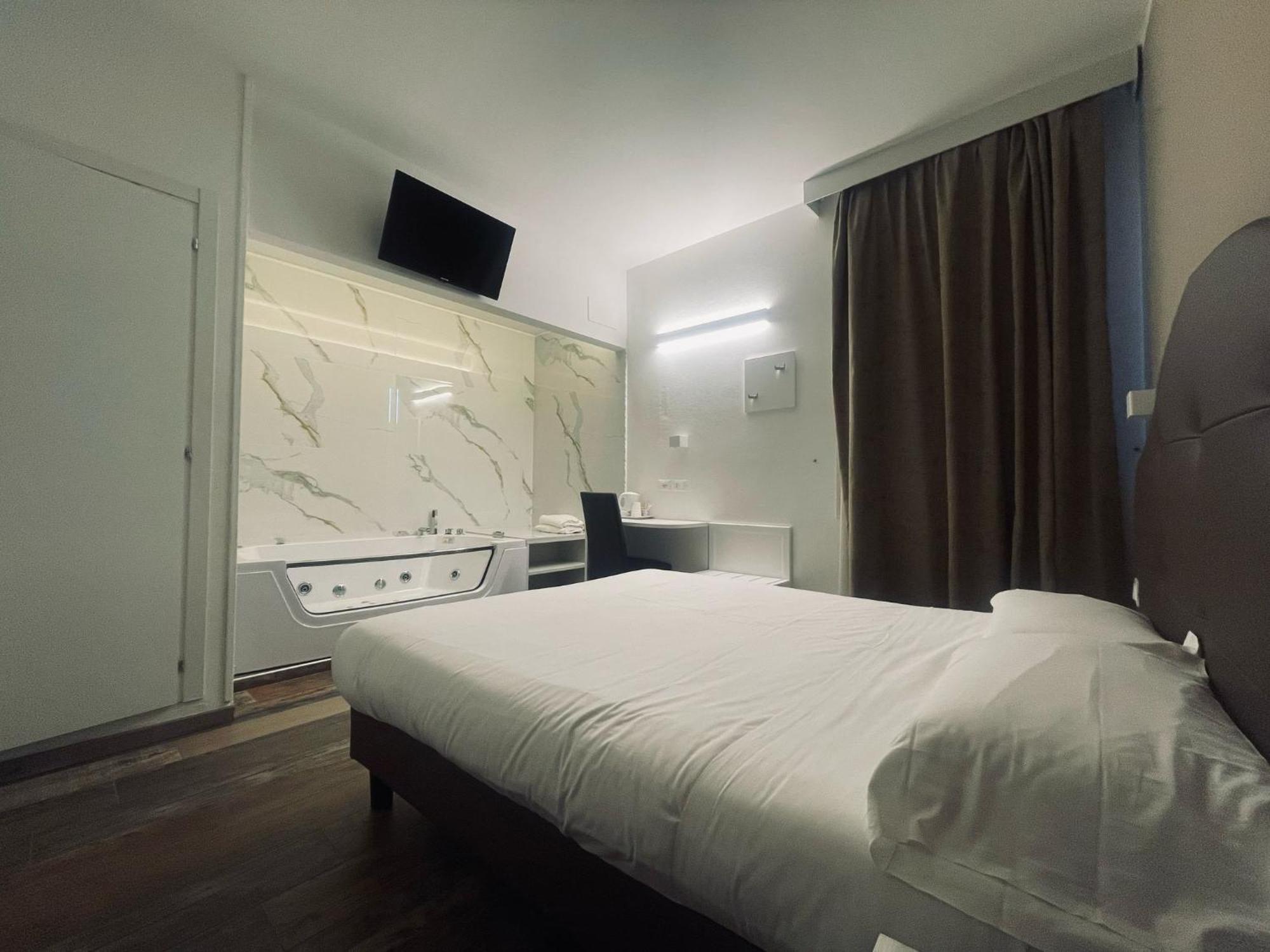 Hotel Holiday- Alla Finestrella — Foto 3